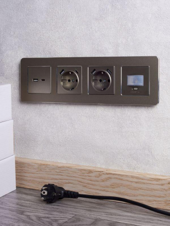 Розетка BRITE РЮш11-1-БрШ 16А с USB A+C 18Вт с заземл. защ. шторки механизм шампань IEK BR-R14-16-U22-018-K37 Розетка BRITE РЮш11-1-БрШ 16А с USB A+C 18Вт с заземл. защ. шторки механизм шампань IEK BR-R14-16-U22-018-K37