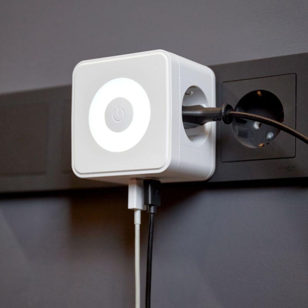 Двойник электрический Куб 16А с/з+2хUSB-A 2.4А+USB Type-C 3А с ночной подсветкой бел. Rexant 11-1251 Двойник электрический Куб 16А с/з+2хUSB-A 2.4А+USB Type-C 3А с ночной подсветкой бел. Rexant 11-1251