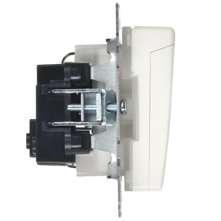 Розетка BRITE РСбш10-3-44-БрБ 16А IP44 с заземл. защ. шторки с крышкой механизм бел. IEK BR-R16-16-44-K01 Розетка BRITE РСбш10-3-44-БрБ 16А IP44 с заземл. защ. шторки с крышкой механизм бел. IEK BR-R16-16-44-K01