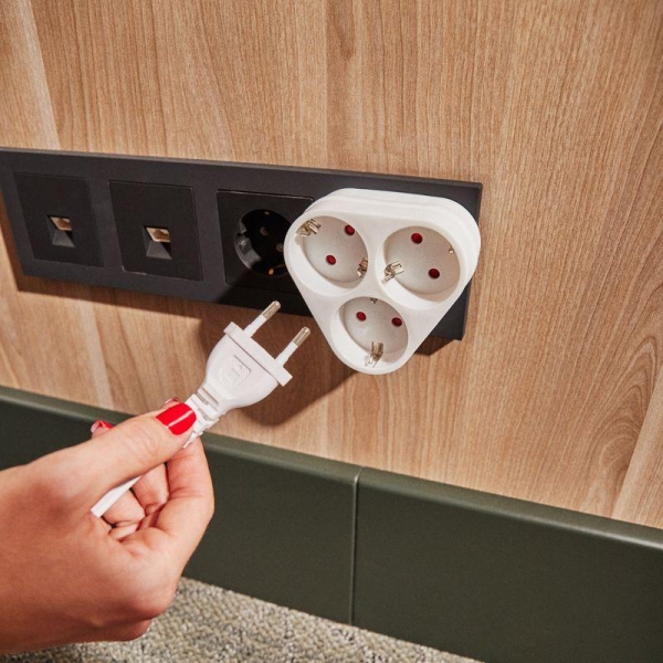 Разветвитель 3-м с заземл. 16А пирамида бел. Rexant 11-1069 Разветвитель 3-м с заземл. 16А пирамида бел. Rexant 11-1069