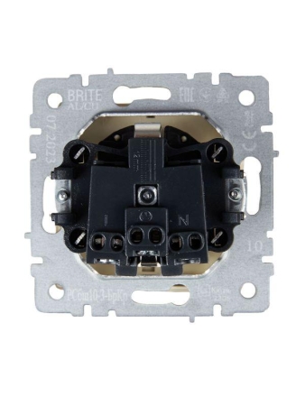 Розетка BRITE РСбш10-3-БрКр 16А IP20 с заземл. защ. шторки с крышкой механизм беж. IEK BR-R16-16-K10
