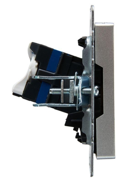 Розетка компьютерная СП RJ45 кат.6 BRITE РК11-БрА механизм алюм. IEK BR-K10-2-K47 Розетка компьютерная СП RJ45 кат.6 BRITE РК11-БрА механизм алюм. IEK BR-K10-2-K47