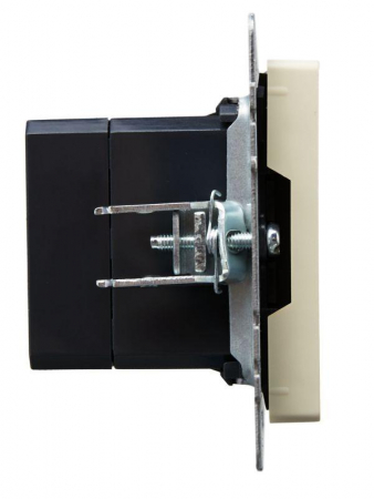 Розетка BRITE USB A+C 18Вт РЮ11-1-БрКр механизм беж. IEK BR-U22-018-K10 Розетка BRITE USB A+C 18Вт РЮ11-1-БрКр механизм беж. IEK BR-U22-018-K10