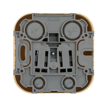 Розетка 1-м ОП Quteo 16А IP20 2P без заземл. без защ. шторок дерево IEK 782270 Розетка 1-м ОП Quteo 16А IP20 2P без заземл. без защ. шторок дерево IEK 782270