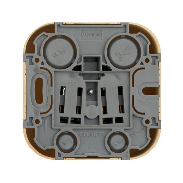 Розетка 1-м ОП Quteo 16А IP20 2P без заземл. без защ. шторок дерево IEK 782270 Розетка 1-м ОП Quteo 16А IP20 2P без заземл. без защ. шторок дерево IEK 782270