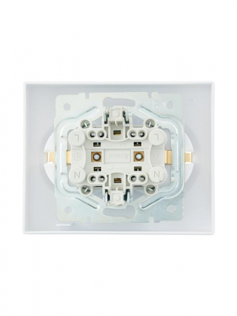 Розетка 2-м СП VESNA с заземл. ПБТ бел. LEZARD 742-0200-127B Розетка 2-м СП VESNA с заземл. ПБТ бел. LEZARD 742-0200-127B