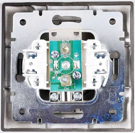 Розетка 1-м СП Mira 16А IP20 без заземл. со вставкой керамика черн. бархат LEZARD 701-4242-121 Розетка 1-м СП Mira 16А IP20 без заземл. со вставкой керамика черн. бархат LEZARD 701-4242-121