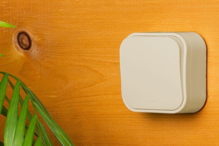 Выключатель 1-кл. ОП Quteo 10А IP20 10AX сл. кость IEK 782230