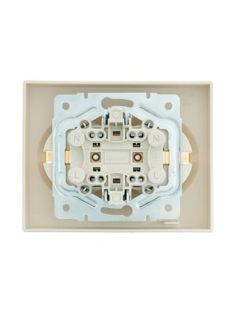 Розетка 2-м СП VESNA с заземл. ПБТ кремов. LEZARD 742-0300-127B Розетка 2-м СП VESNA с заземл. ПБТ кремов. LEZARD 742-0300-127B
