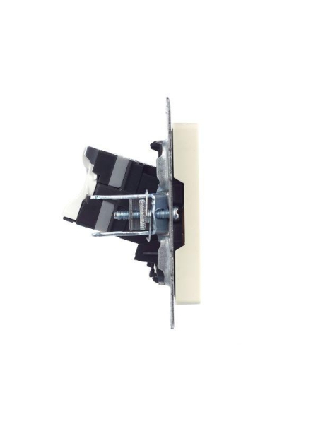 Розетка компьютерная СП RJ45 кат.5E BRITE РК10-БрКр механизм беж. IEK BR-K10-1-K10 Розетка компьютерная СП RJ45 кат.5E BRITE РК10-БрКр механизм беж. IEK BR-K10-1-K10