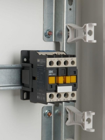 Контактор КМИ-11811 18А 230В/АС3 1НЗ KARAT IEK KKM11-018-230-01 Контактор КМИ-11811 18А 230В/АС3 1НЗ KARAT IEK KKM11-018-230-01