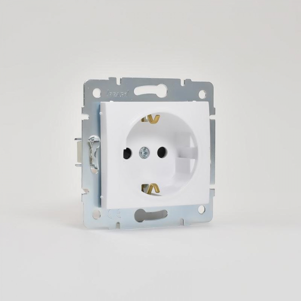 Розетка 1-м СП Karina с заземл. защ. шторки термопласт механизм бел. LEZARD 707-0288-124B Розетка 1-м СП Karina с заземл. защ. шторки термопласт механизм бел. LEZARD 707-0288-124B