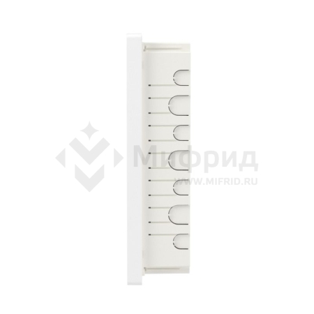 Щиток встраиваемый Фрейм (FRAME) 24мод. с бел. дверцей с 4 шинами PEN (2шт на 8 отверст. и 2шт на 6 отверст.) бел. DKC F24B1WW