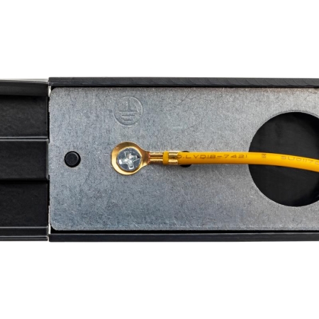 Шинопровод трековый накладной 1ф ARTLINE с питанием и заглушкой 1м алюм./медь с держателями с пластиковой планкой черн. Ritter 59785 2 Шинопровод трековый накладной 1ф ARTLINE с питанием и заглушкой 1м алюм./медь с держателями с пластиковой планкой черн. Ritter 59785 2