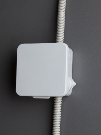 Коробка распаячная ОП 100х100х50 IP54 КМ41256 откид. крышка 8 вводов (7035) IEK UKO31-100-100-050-K03-54