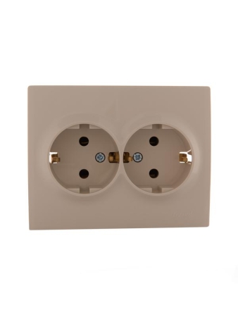 Розетка 2-м СП Karina с заземл. керамика крем. LEZARD 707-0300-127 Розетка 2-м СП Karina с заземл. керамика крем. LEZARD 707-0300-127