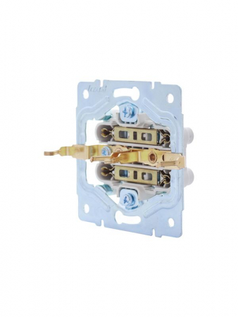 Розетка 2-м СП VESNA с заземл. со шторками ПБТ бел. LEZARD 742-0200-178B Розетка 2-м СП VESNA с заземл. со шторками ПБТ бел. LEZARD 742-0200-178B