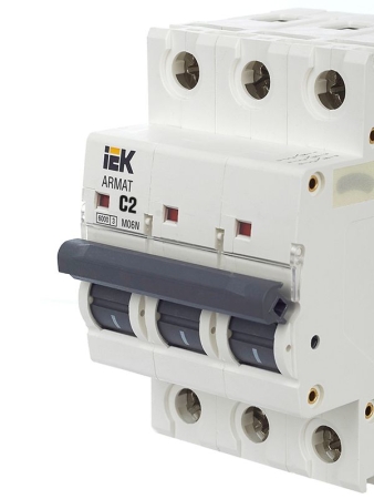 Выключатель автоматический модульный 3п C 2А M06N ARMAT IEK AR-M06N-3-C002