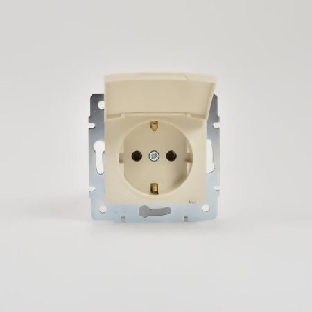 Розетка 1-м СП Karina с заземл. с крышкой термопласт механизм крем. LEZARD 707-0388-123B Розетка 1-м СП Karina с заземл. с крышкой термопласт механизм крем. LEZARD 707-0388-123B
