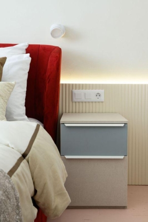 Выключатель проходной 1-кл. SKANDY 10А SK-V02W арктич. бел. IEK SK-V12-0-10-K01