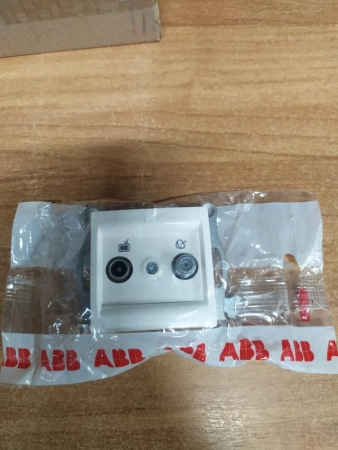 Розетка телевизионная проходная TV/SAT Cosmo бел. ABB 619-010200-289 Розетка телевизионная проходная TV/SAT Cosmo бел. ABB 619-010200-289