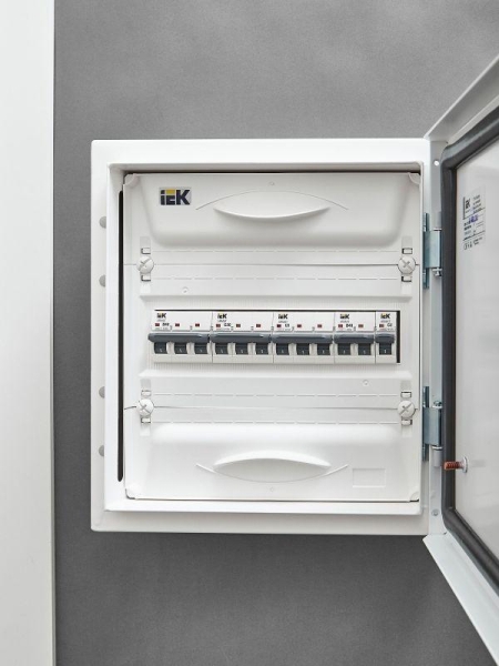 Выключатель автоматический модульный 3п C 20А M10N ARMAT IEK AR-M10N-3-C020 Выключатель автоматический модульный 3п C 20А M10N ARMAT IEK AR-M10N-3-C020