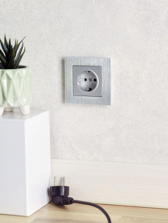 Розетка BRITE РС11-1-0-БрА 16А с заземл. без защ. шторки механизм алюм. IEK BR-R11-16-K47 Розетка BRITE РС11-1-0-БрА 16А с заземл. без защ. шторки механизм алюм. IEK BR-R11-16-K47