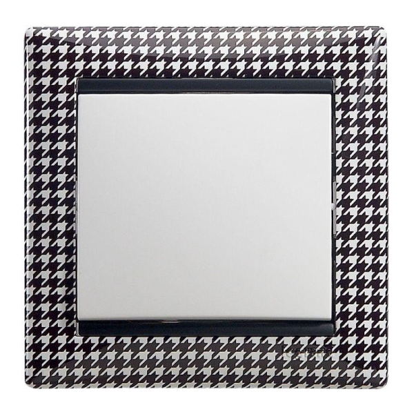 Переключатель проходной 1-кл. СП Valena 10А IP31 250В механизм бел. IEK 774406 Переключатель проходной 1-кл. СП Valena 10А IP31 250В механизм бел. IEK 774406