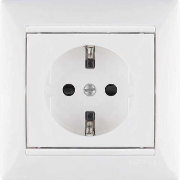 Розетка 1-м СП Valena 16А IP21 230/250В 2P+E с заземл. защ. шторки на винтах механизм бел. IEK 774421 Розетка 1-м СП Valena 16А IP21 230/250В 2P+E с заземл. защ. шторки на винтах механизм бел. IEK 774421