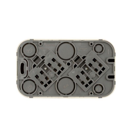 Розетка 2-м ОП Quteo 16А IP20 250В 2х2P+E с заземл. защ. шторки сл. кость IEK 782267 Розетка 2-м ОП Quteo 16А IP20 250В 2х2P+E с заземл. защ. шторки сл. кость IEK 782267