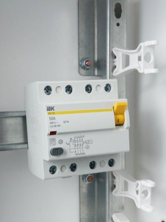 Выключатель дифференциального тока (УЗО) 4п 50А 30мА тип AC ВД1-63 KARAT IEK MDV10-4-050-030