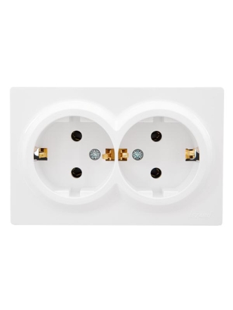 Розетка 2-м ОП LETO с заземл. закрытый корпус ПБТ бел. LEZARD 752-0200-127B Розетка 2-м ОП LETO с заземл. закрытый корпус ПБТ бел. LEZARD 752-0200-127B