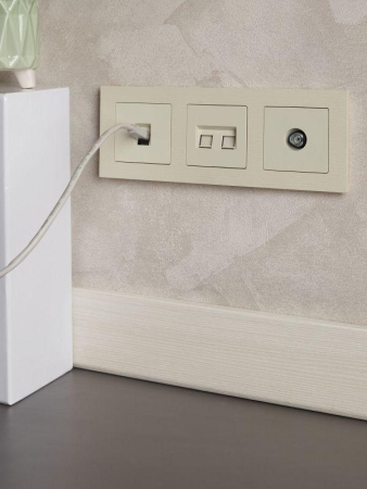 Розетка компьютерная двойн. СП RJ45 кат.5E BRITE РК10-2-БрКр механизм беж. IEK BR-K20-1-K10 Розетка компьютерная двойн. СП RJ45 кат.5E BRITE РК10-2-БрКр механизм беж. IEK BR-K20-1-K10
