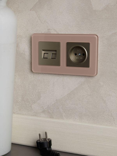 Рамка 2-м BRITE РУ-2-2-Бр стекло дым. RE IEK BR-M22-G-41-K97