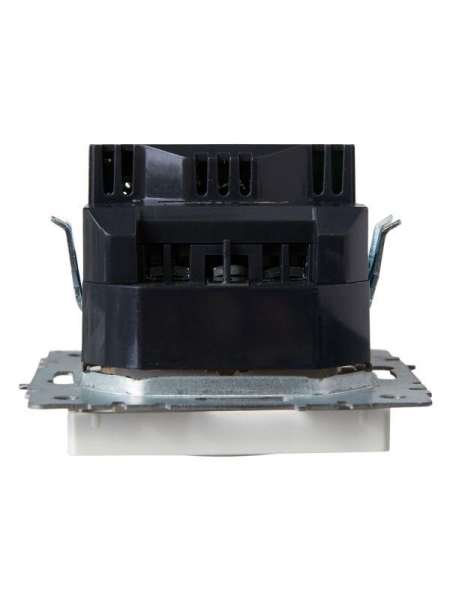 Розетка BRITE РЮш10-2-БрБ 16А с USB A+A 3.1А с заземл. защ. шторки механизм бел. IEK BR-R14-16-U21-D31-K01