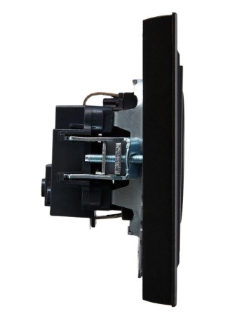 Розетка СП BRITE РСР14-1-0-БрЧ 16А в сборе с заземл. защ. шторки черн. IEK BR-R14-16-K02-F