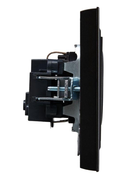 Розетка СП BRITE РСР14-1-0-БрЧ 16А в сборе с заземл. защ. шторки черн. IEK BR-R14-16-K02-F Розетка СП BRITE РСР14-1-0-БрЧ 16А в сборе с заземл. защ. шторки черн. IEK BR-R14-16-K02-F