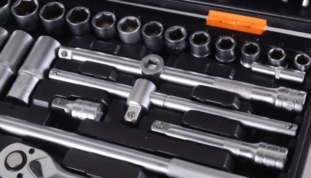 Набор инструментов 1/2дюйм 1/4дюйм CrV в кейсе 151 предмет Вихрь 73/6/7/9