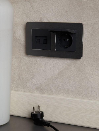 Рамка 2-м BRITE РУ-2-1-Бр метал. титан RE IEK BR-M22-M-01-K48 Рамка 2-м BRITE РУ-2-1-Бр метал. титан RE IEK BR-M22-M-01-K48