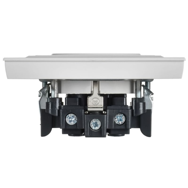 Розетка BRITE РСР14-1-0-БрАБ 16А в сборе с заземл. защ. шторки арктич. бел. IEK BR-R14-16-K91-F