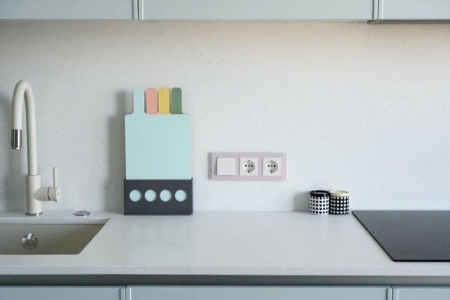 Рамка 3-м BRITE РУ-3-2-Бр стекло розовый матов. IEK BR-M32-G-31-K14